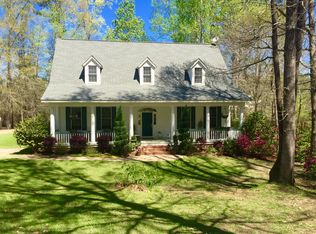 215 Spring Gardens Dr, Columbus, MS 39705
