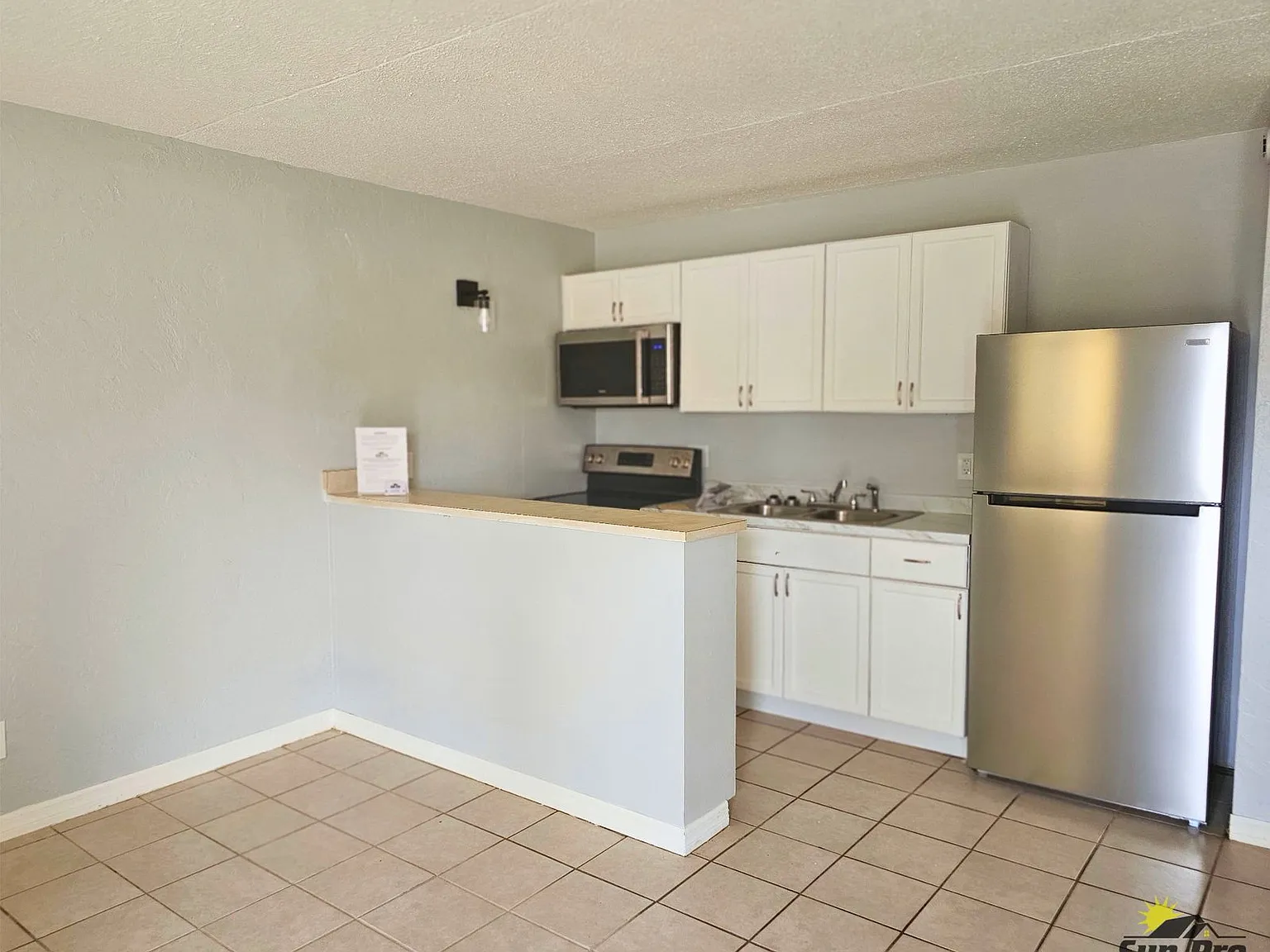 1 bed, 1.0 bath, $950 — Photo 2