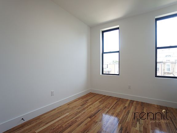 3rd image of 38 Cornelia St APT 3