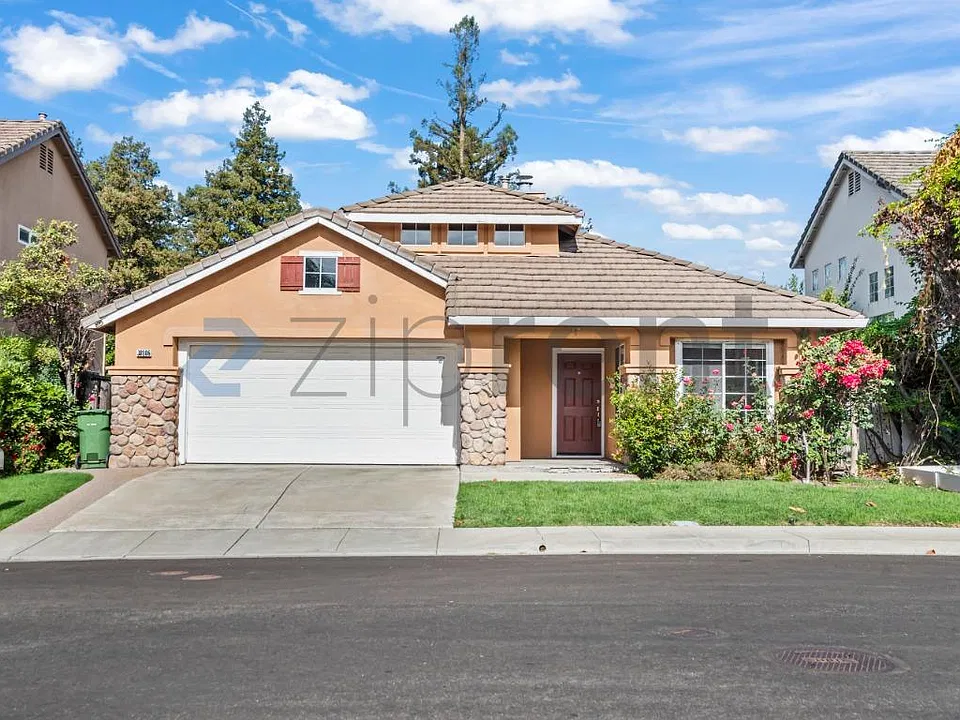 38806 Litchfield Cir