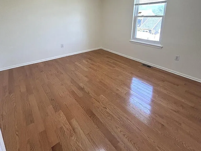 1321 Butterfield Ln — Photo 10