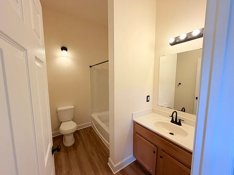 37 W Market St #2C — Photo 4