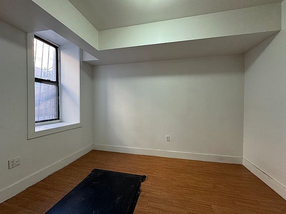 3rd image of 278 S 2nd St APT 1