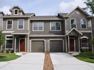 313 Woodland Hills Dr #B, Conroe, TX 77303
