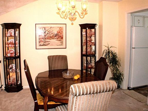 4th image of 20 Stonegate Dr #C
