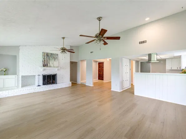 10523 Towne Square Rd, Sugar Land, TX 77498