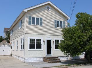 21 Freeport Ave, Point Lookout, NY 11569