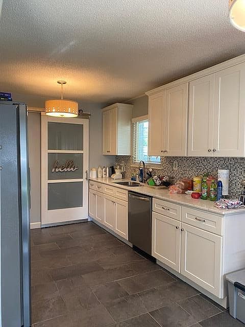 2nd image of 113 Gordon Ln