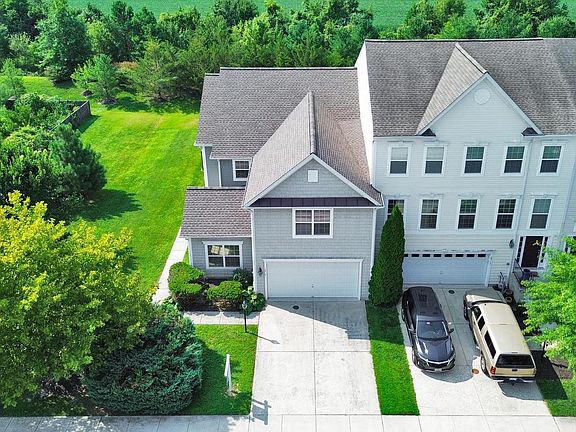 3rd image of 29181 Superior Cir