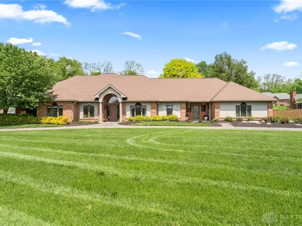 6752 Stillmead Dr, Dayton, OH 45414