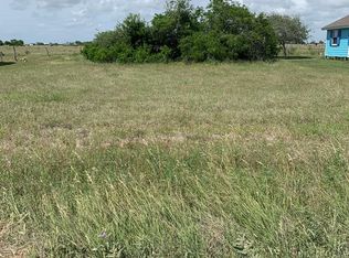 32 Snook Dr, Palacios, TX 77465