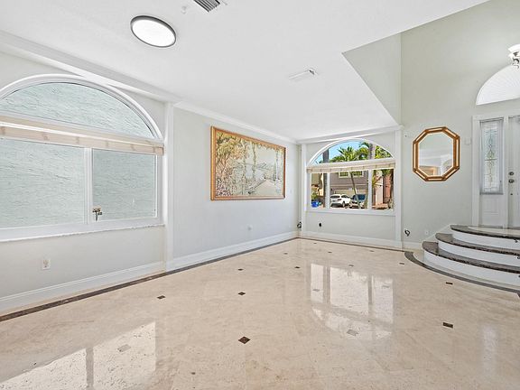 5th image of 550 NW 159th Avenue