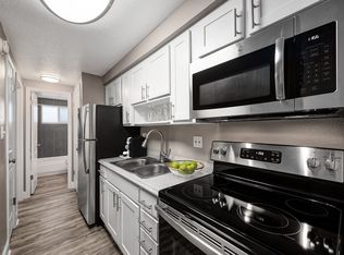 SouthGlenn Place, Littleton, CO 80121