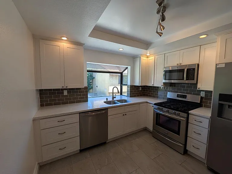 10051 Topanga Canyon Blvd #15 — Photo 13