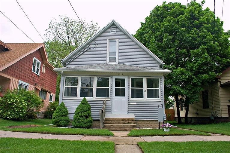 1st image of 1019 Arianna St NW