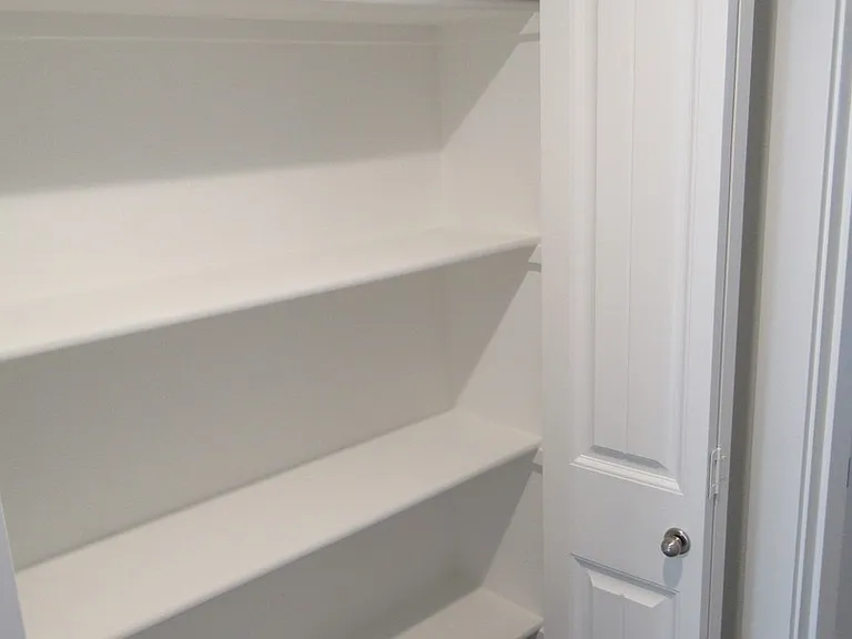 Large Duplex in South Salem! — Photo 14