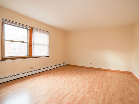 2nd image of 2117 W Farragut Ave #2N