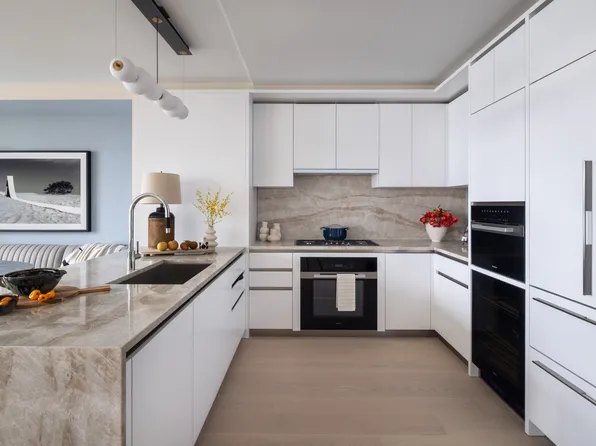 450 Washington Street image 8 of 29