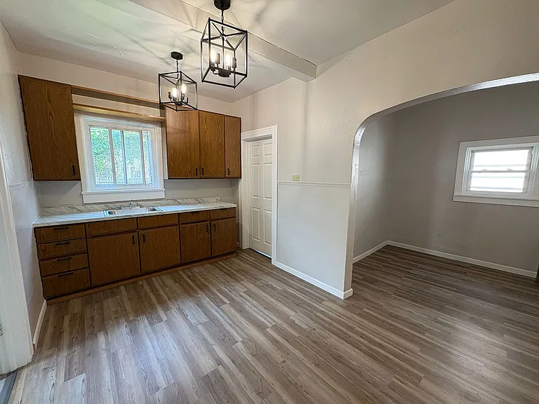 3937 Woodhaven Dr — Photo 8