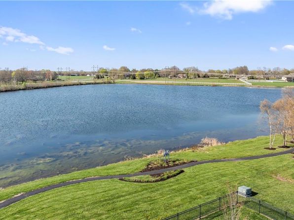 19733 Windsor Dr, Stilwell, KS 66085