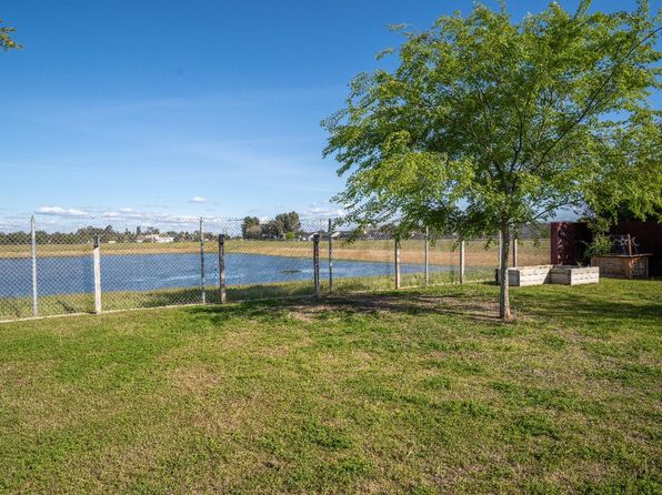 7269 W Robinwood Ln, Fresno, CA 93723