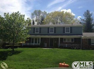 1623 Hoit Tower Dr, Bloomfield Hills, MI 48302