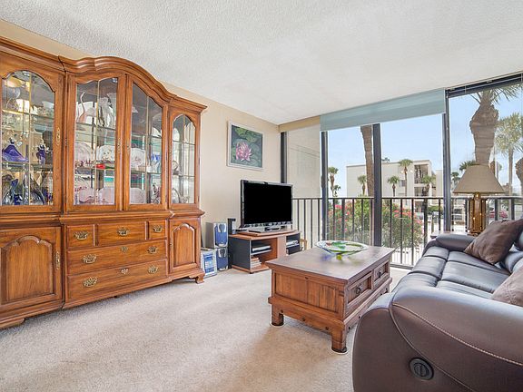 3rd image of 2467 S Washington Ave #211
