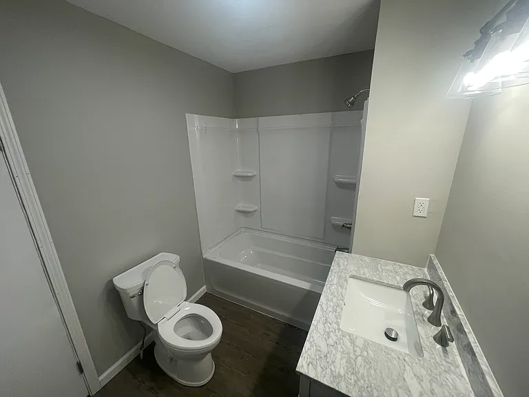 679 N Market St — Photo 4