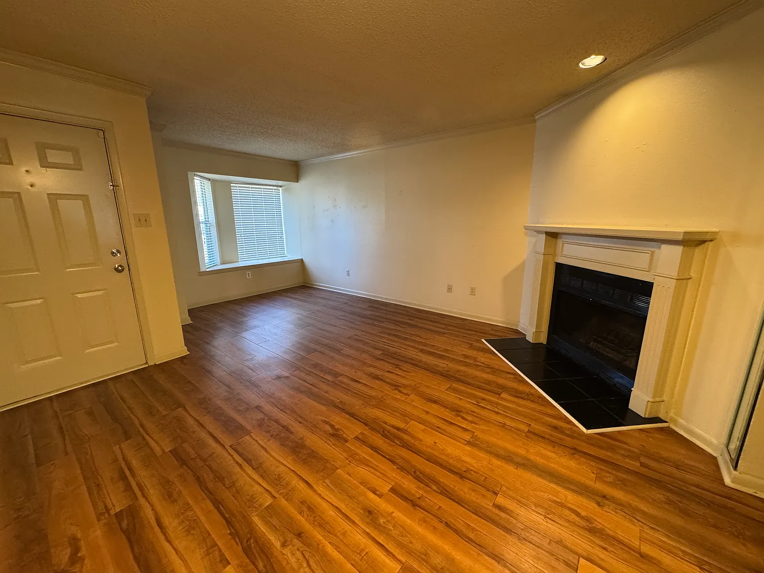 3 bed, 1389 sqft, $1,295 — Photo 3