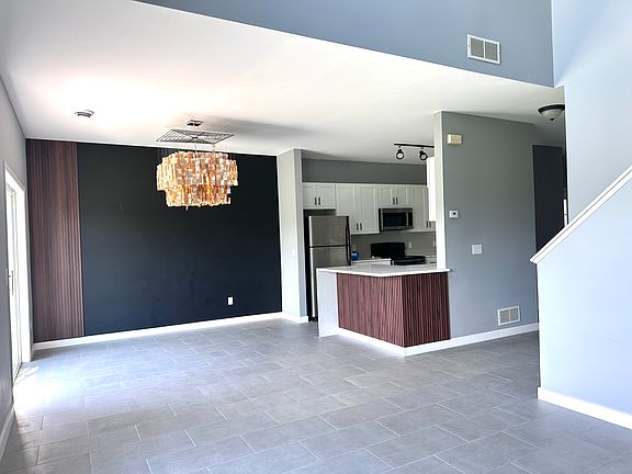 4th image of 10986 Isanti Ct NE
