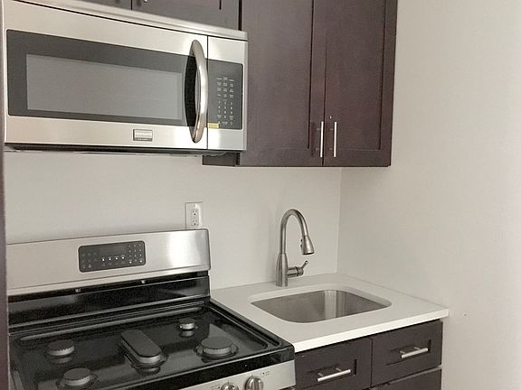3rd image of 73 Saint Pauls Pl #5C