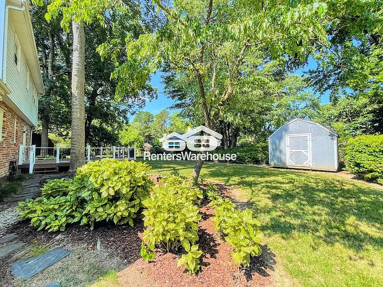 190 Devon Pl — Photo 37