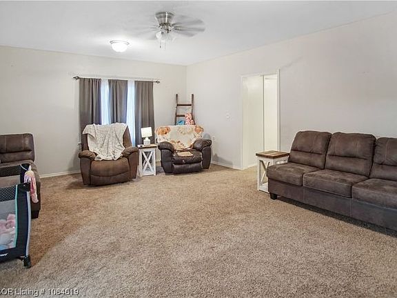 3rd image of 3016 Cruise Ln