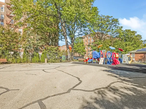 26-25 Union Street image 15 of 17