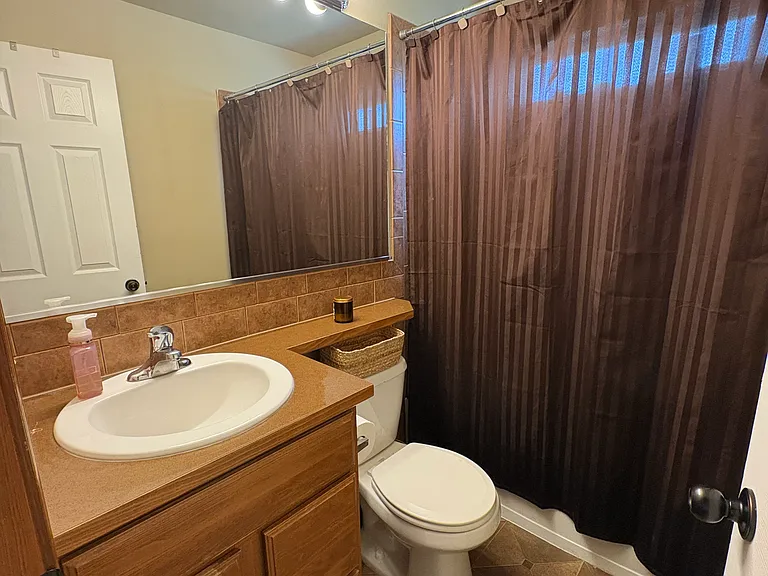 613 E Bonnie Lynn Ln — Photo 10