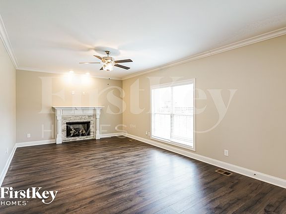 3rd image of 532 Dexter Dr