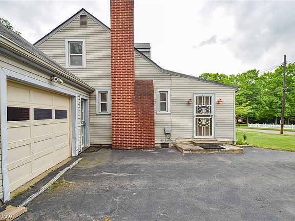 3rd image of 755 Lake Dr