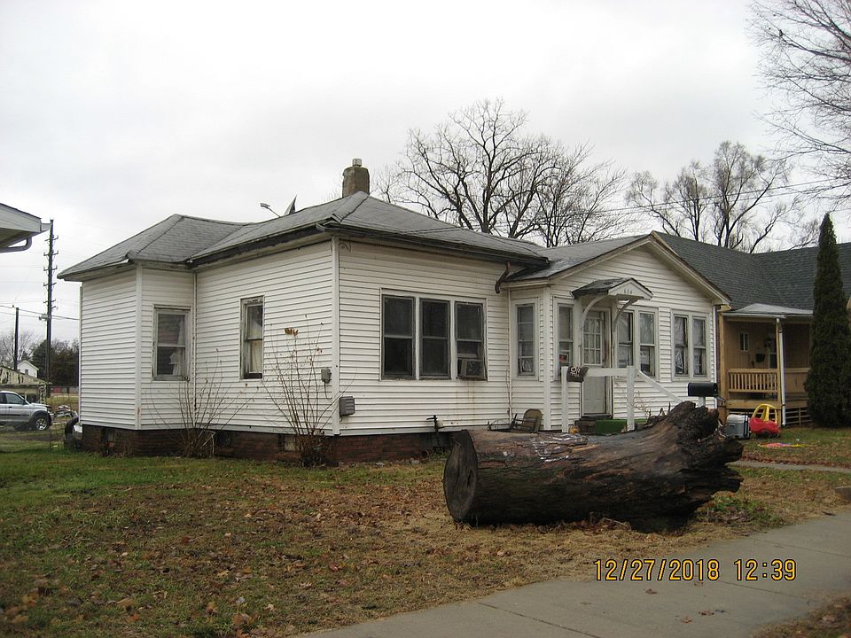 2nd image of 604 N Sterling St
