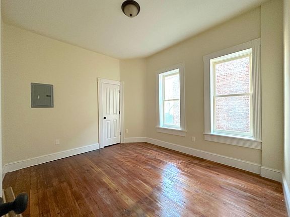 4th image of 31 Dubois St #1