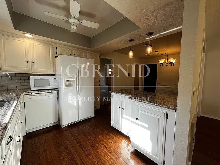3010 Indian Dr — Photo 7