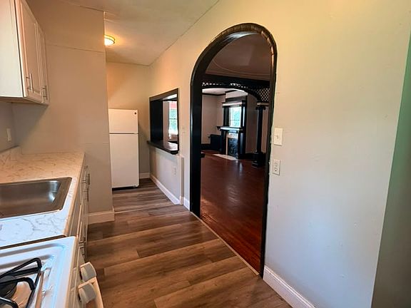 3rd image of 266 8th St APT 1