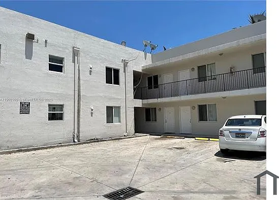 181 NW 47th Ave #8 — Photo 9