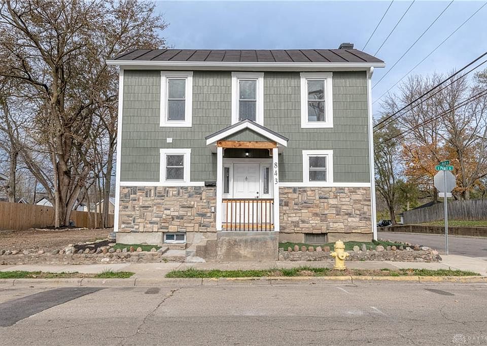 1st image of 843 E Pearl St