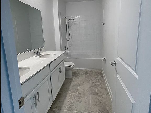 2nd image of 6318 Lakepine St