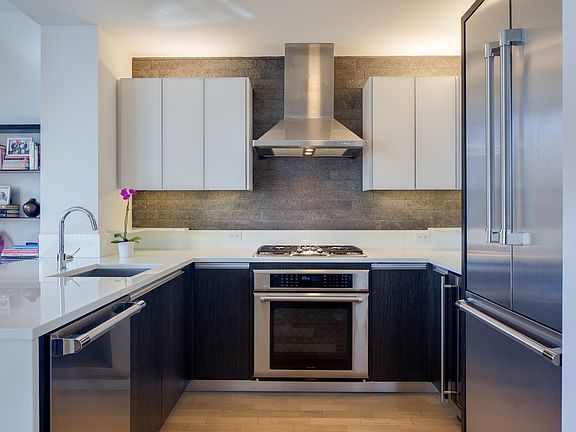 2nd image of 247 W 46th St APT 2802