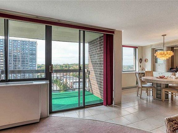 5th image of 2 Bay Club Dr APT 20T