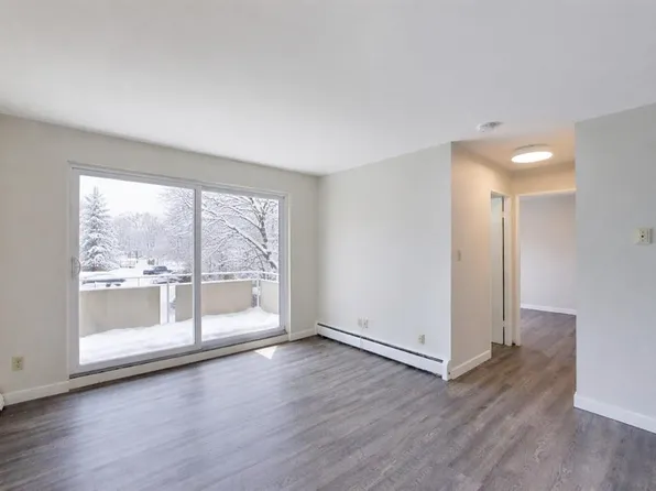 233 Durand St #206, Sarnia, ON N7T 5A5