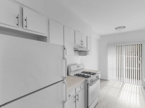 2305 Arlington Cres APT C4