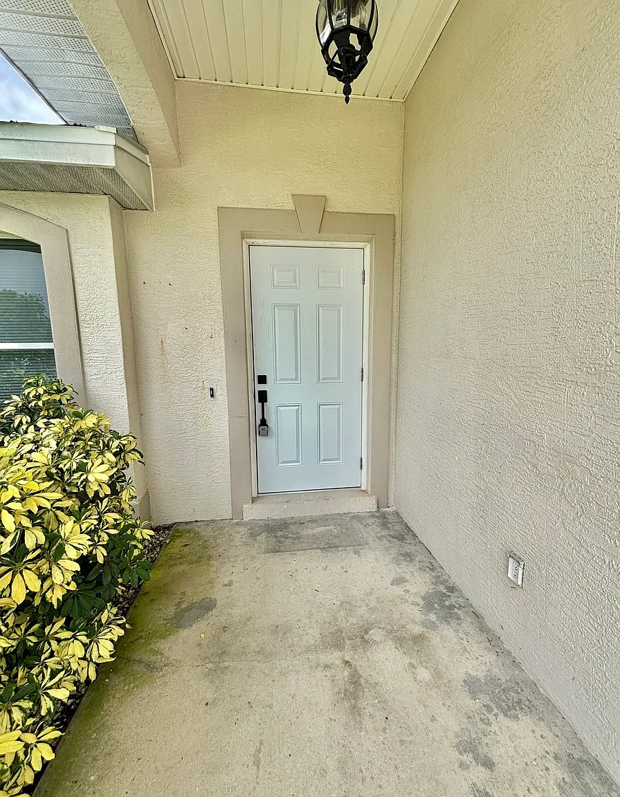 3 bed, 2.0 bath, 1139 sqft, $1,399 — Photo 2