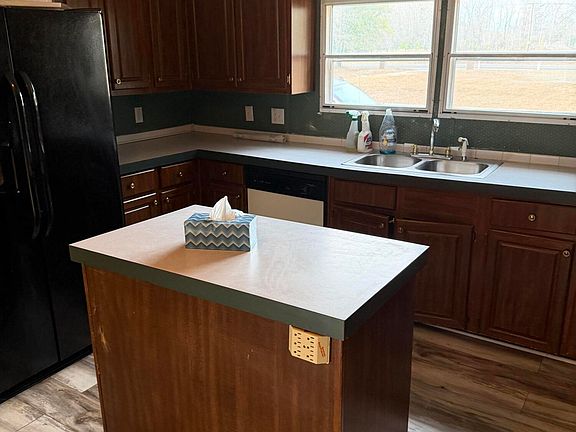 3rd image of 5403 Wire Rd